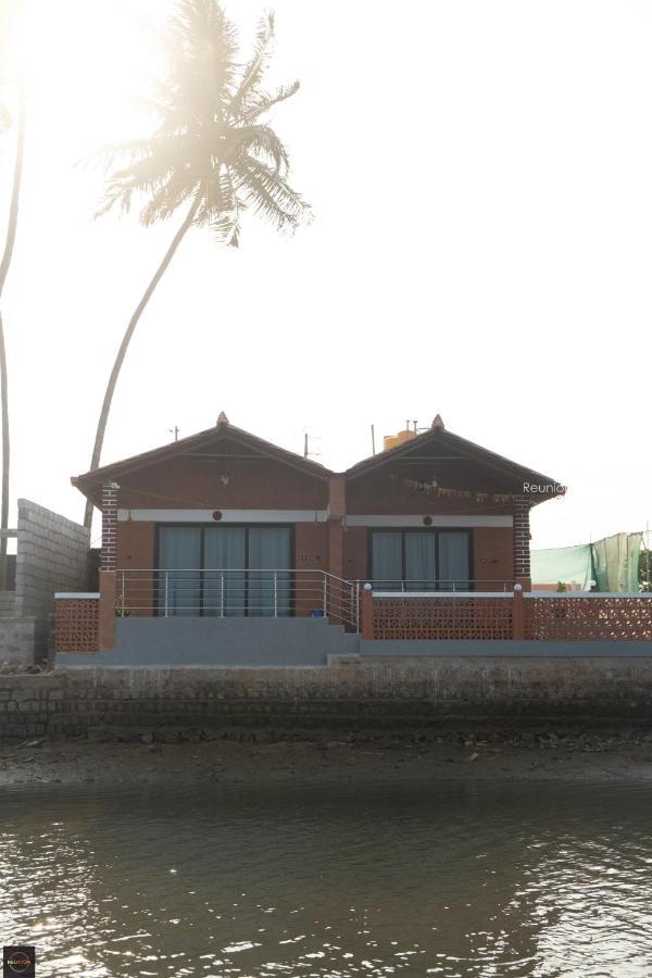 Hotel Reunion Ocean Tides Udupi Exterior foto